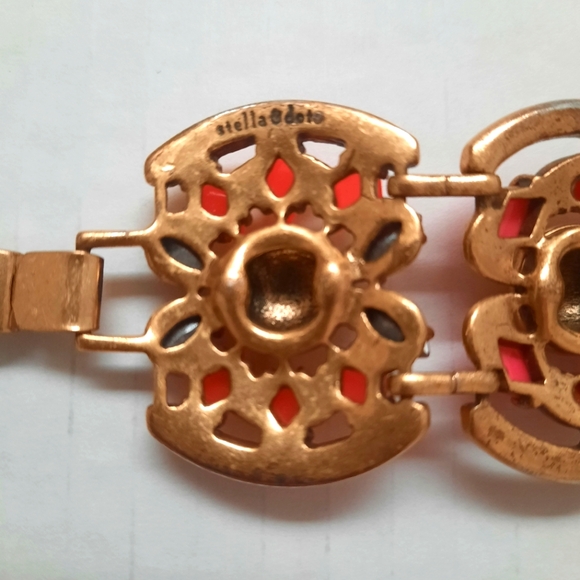 Stella & Dot Gold Tone Link Bracelet 7 inch Pink & Orange Pop Geo - Picture 4 of 4